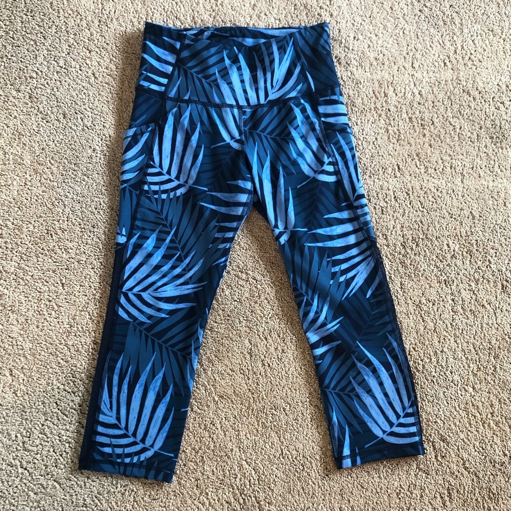 Old Navy Go Dry Cropped Palm Tights with Pockets!